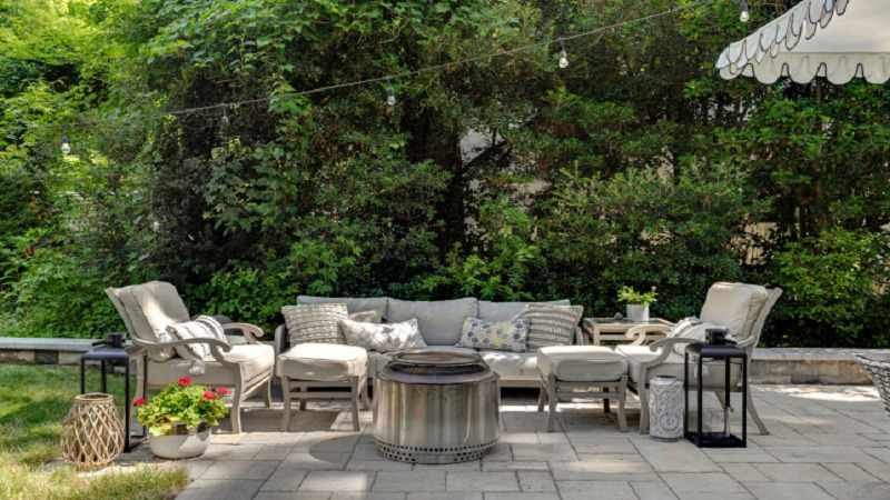 Create a Relaxing Family Gathering Corner